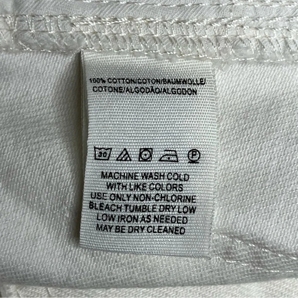 We the Free Zip It Up Vintage White Distressed Raw Hem Jean Mini Skirt Size 29 - Picture 12 of 13